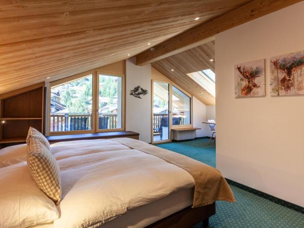Hotel Jägerhof : photo 10 de la chambre suite familiale attique - vue sur mont cervin