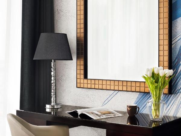 Mövenpick Hotel Jumeirah Lakes Towers Dubai : photo 5 de la chambre superior twin room with lake view - includes free beach club access