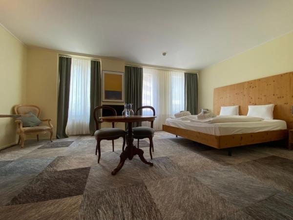 Thermal Hotels & Walliser Alpentherme Leukerbad : photo 5 de la chambre suite supérieure grand bain