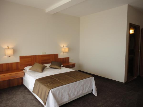 Melis Hotel Kusadasi : photo 5 de la chambre chambre double - vue sur jardin - annexe