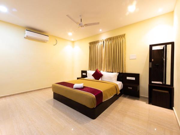 Sugam Resort & Convention Centre : photo 1 de la chambre suite avec balcon