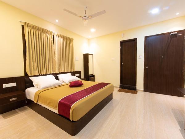 Sugam Resort & Convention Centre : photo 2 de la chambre suite avec balcon