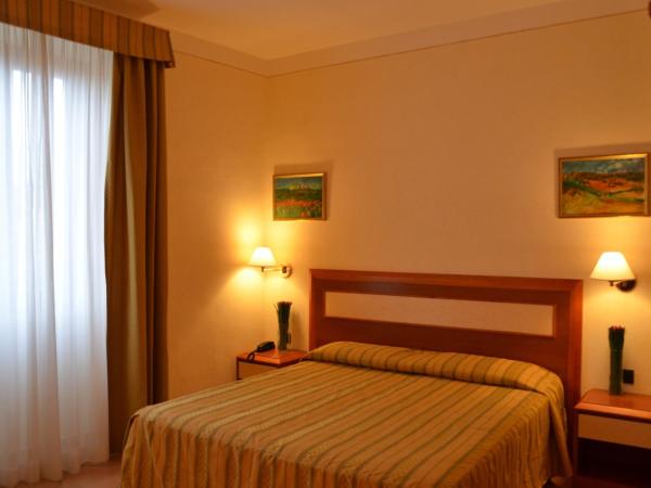 Hotel Mia Cara & Spa : photo 3 de la chambre petite chambre lits jumeaux