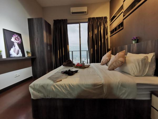 Attic Home Melaka Silverscape Residence & Jonker : photo 5 de la chambre deluxe king studio (private bathtub and city view)
