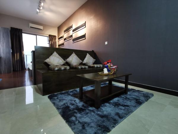 Attic Home Melaka Silverscape Residence & Jonker : photo 4 de la chambre deluxe king studio (private bathtub and city view)