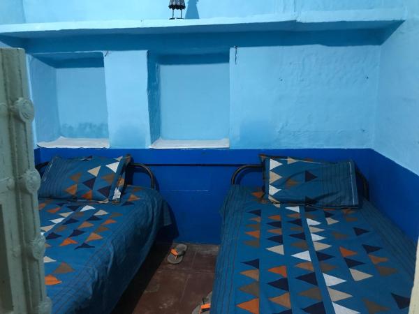 Blue Stay Jodhpur : photo 5 de la chambre chambre lits jumeaux avec salle de bains commune