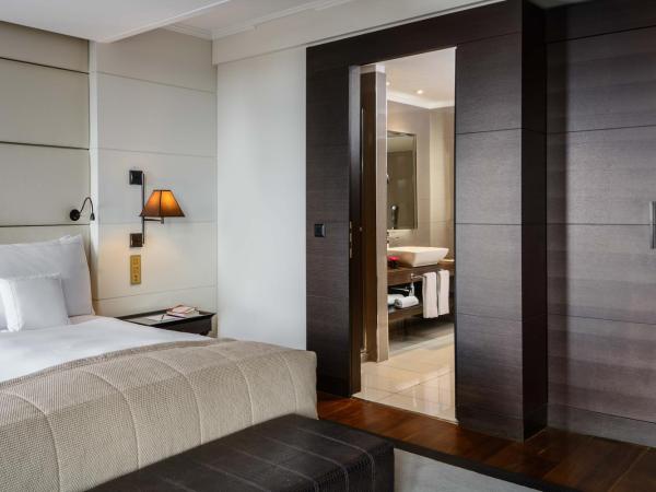 Lausanne Palace : photo 8 de la chambre chambre double ou lits jumeaux deluxe - vue sur lac