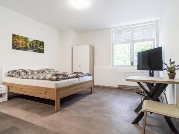 Apartmány U Jiříka : photo 1 de la chambre chambre double avec salle de bains privative
