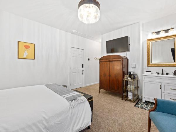 Flora House Denver : photo 3 de la chambre chambre lit queen-size - vue sur jardin