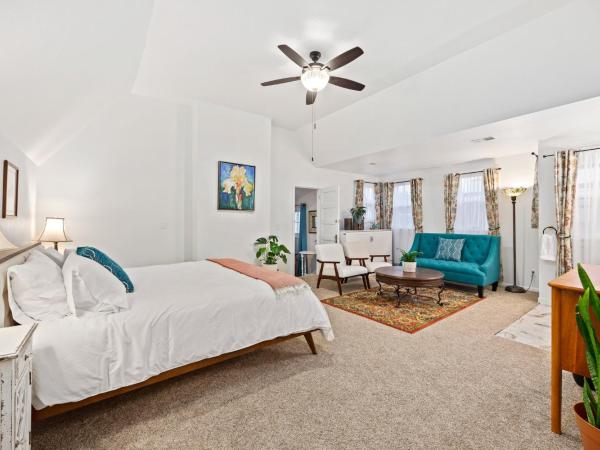 Flora House Denver : photo 1 de la chambre suite lit king-size