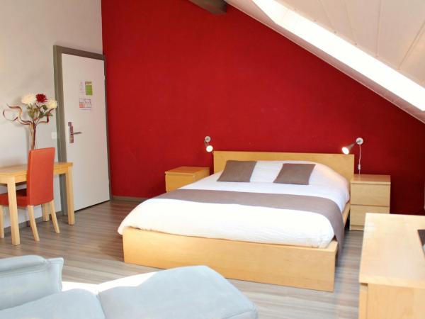 Hôtel du Marché : photo 4 de la chambre chambre quadruple