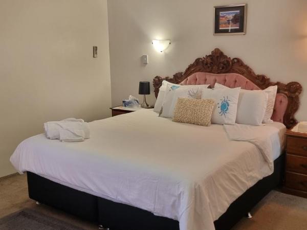 Joondalup Guest House : photo 1 de la chambre suite deluxe avec lit king-size