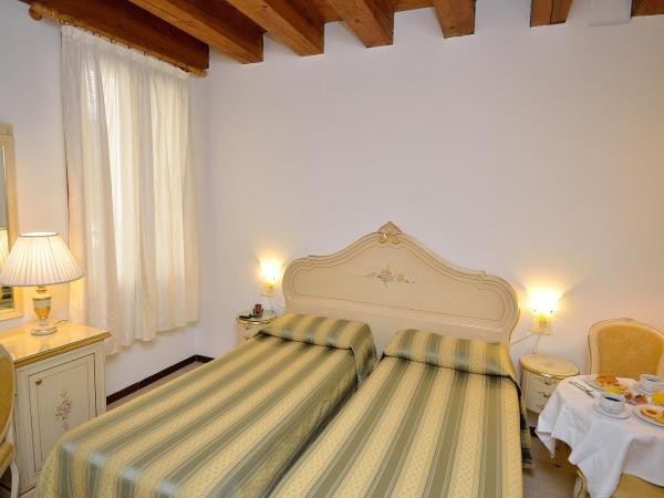 Hotel Orion : photo 1 de la chambre chambre double