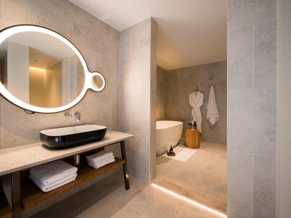 Crowne Plaza Hobart, an IHG Hotel : photo 3 de la chambre premium corner king room with club access