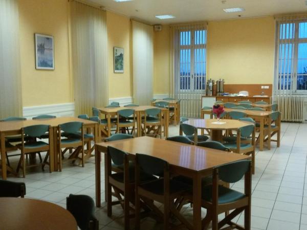 Espace Bernadette Soubirous Nevers : photo 4 de la chambre chambre simple avec salle de bains commune