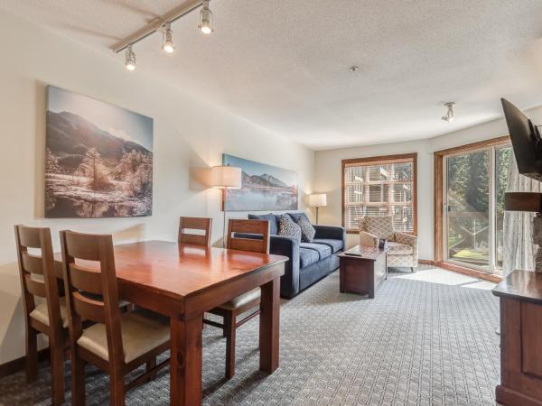 Blackcomb Springs Suites by CLIQUE : photo 2 de la chambre suite 1 chambre avec cuisine entièrement Équipée - côté piste