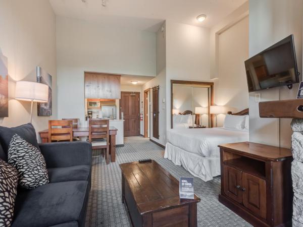 Blackcomb Springs Suites by CLIQUE : photo 1 de la chambre studio deluxe avec cuisine entièrement Équipée