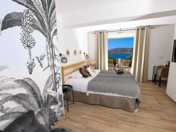 Le Saint Erasme, Hotel Eco Friendly : photo 7 de la chambre chambre triple panorama avec balcon et vue sur la mer