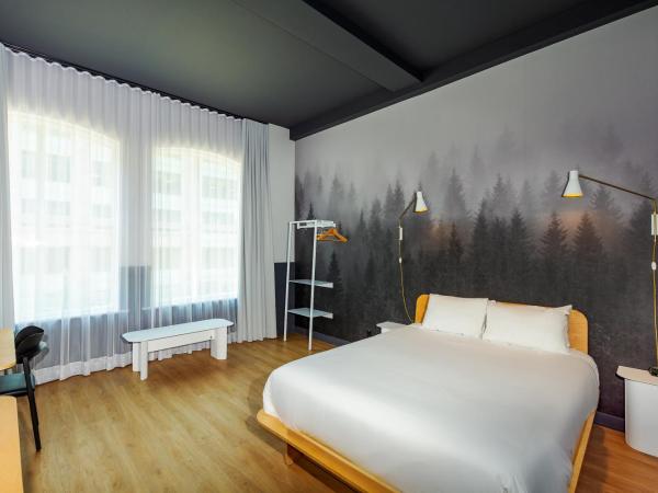 Hôtel du Jardin - Par Les Lofts Vieux-Québec : photo 6 de la chambre chambre lit queen-size - vue sur ville