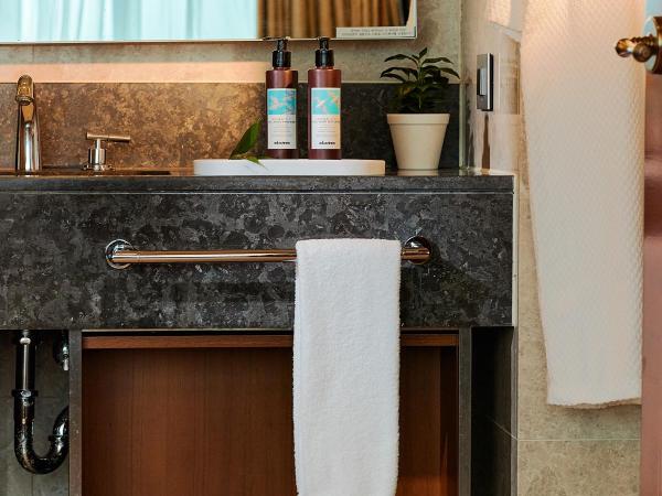 LOTTE City Hotel Gimpo Airport : photo 7 de la chambre suite double supérieure - vue sur aéroport