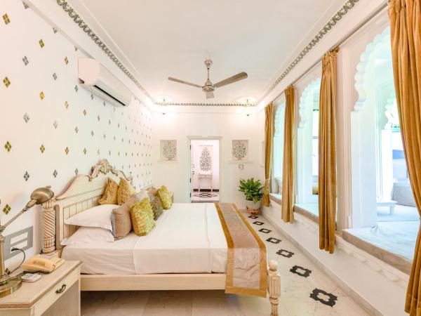 Jagat Niwas Palace : photo 1 de la chambre suite avec vue sur lac