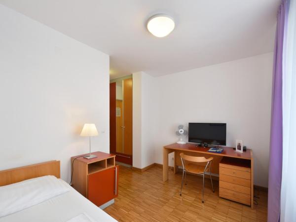 Hotel Korotan : photo 3 de la chambre chambre lits jumeaux Économique