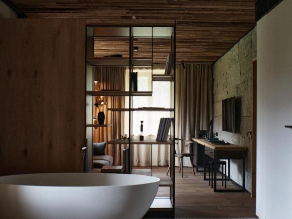 EnHotel : photo 1 de la chambre deluxe granite apartment with mountain view