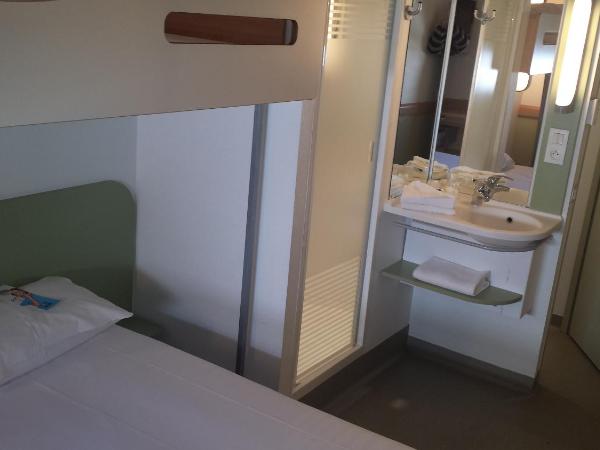 ibis budget Marseille L'Estaque : photo 6 de la chambre chambre triple