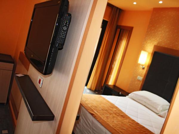 Hotel Genty : photo 1 de la chambre chambre double confort mansardée