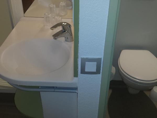 ibis budget Marseille L'Estaque : photo 9 de la chambre chambre double standard