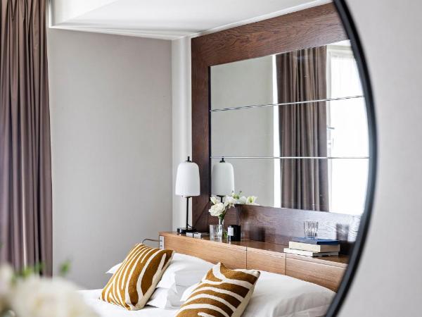 Holiday Inn Paris Palais de l'Elysée, an IHG Hotel : photo 2 de la chambre chambre double standard - accessible aux personnes à mobilité réduite