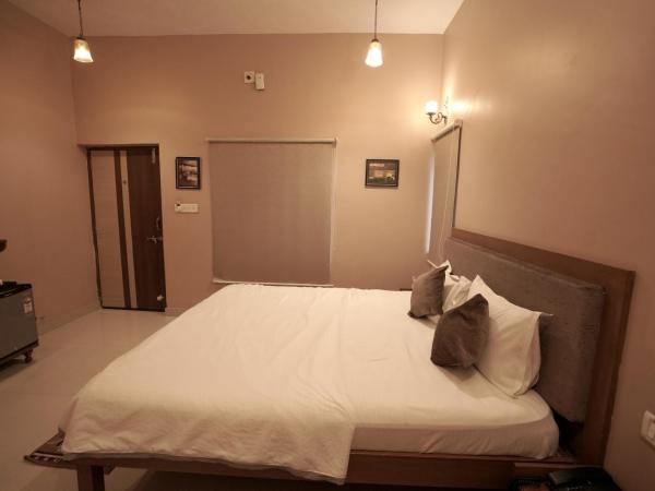 Devendragarh Palace - Luxury Paying Guest House : photo 9 de la chambre chambre deluxe double ou lits jumeaux