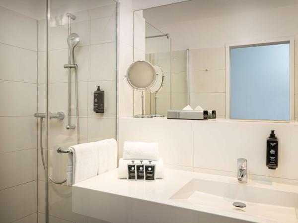 elaya hotel leipzig city center : photo 2 de la chambre chambre quadruple