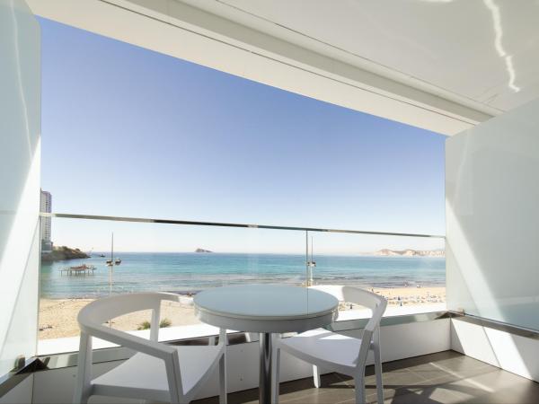 Hotel Brisa : photo 10 de la chambre chambre double ou lits jumeaux avec terrasse (1 - 2 lits) - vue directe sur mer