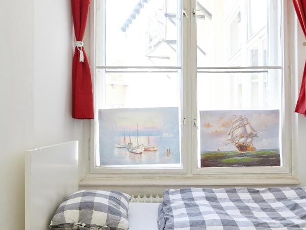 Love Croatia Hostel-Mir Guesthouse Zagreb : photo 5 de la chambre chambre lits jumeaux standard avec salle de bains commune