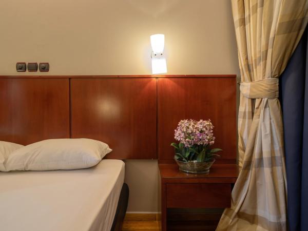 Pines Hotel : photo 3 de la chambre chambre double Économique