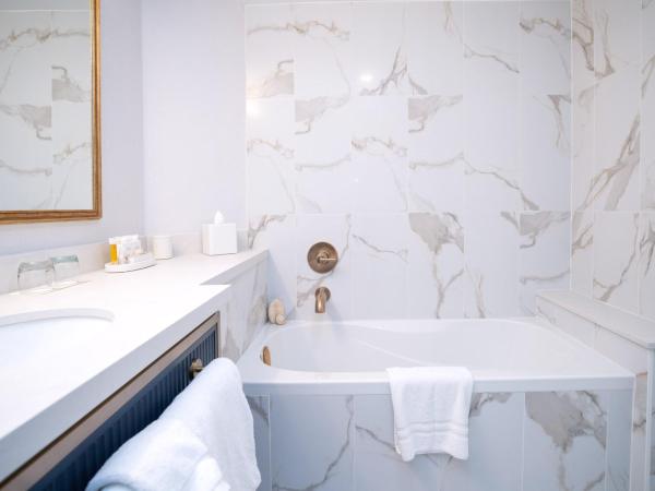 The Sutton Place Hotel Vancouver : photo 10 de la chambre suite lit king-size exécutive