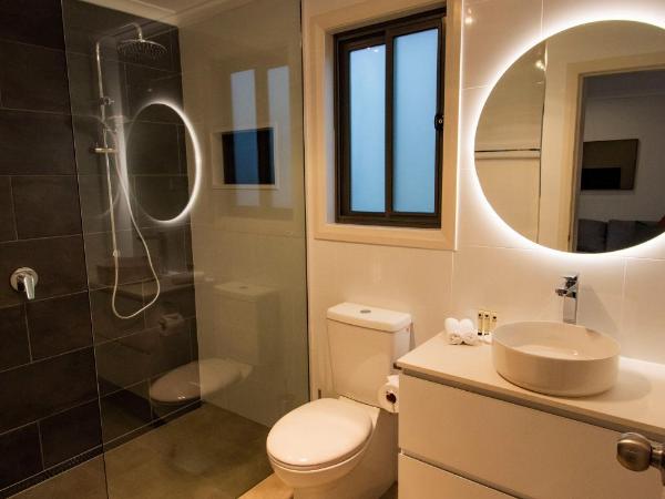 Alivio Tourist Park Canberra : photo 9 de la chambre boronia villa (2 bedroom with tesla charging station)