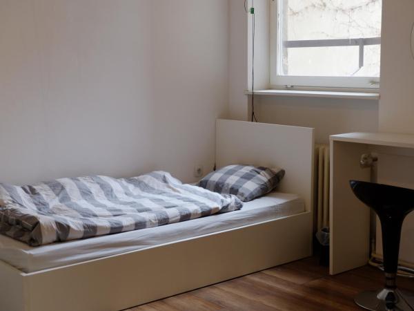 Love Croatia Hostel-Mir Guesthouse Zagreb : photo 5 de la chambre grande chambre simple