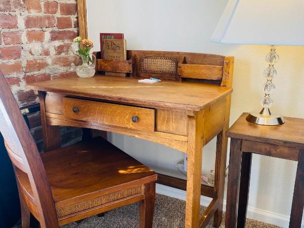 Flora House Denver : photo 10 de la chambre chambre lit queen-size - vue sur jardin