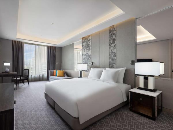 Sindhorn Kempinski Hotel Bangkok - SHA Extra Plus Certified : photo 3 de la chambre suite exécutive lit king-size