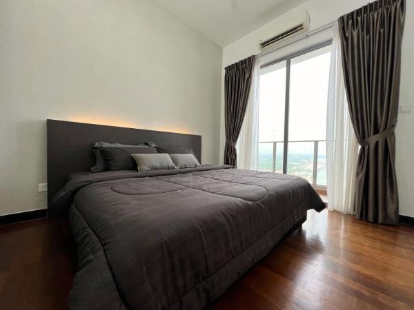 Attic Home Melaka Silverscape Residence & Jonker : photo 10 de la chambre luxury family 2 bedroom suite (private bathtub and sea view)