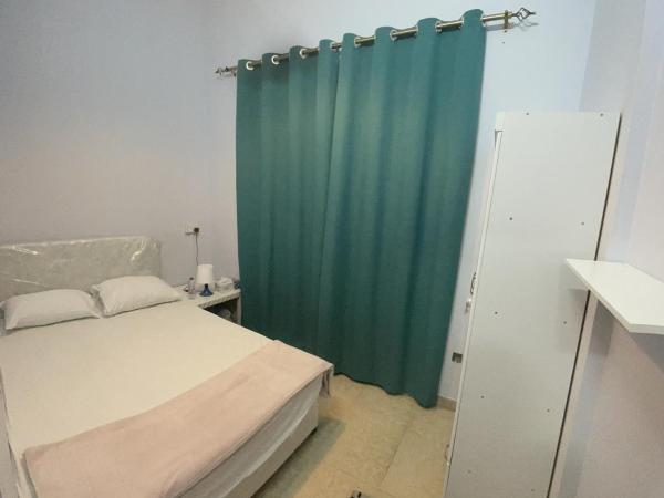 Pharos Inn Sheikh Zaied Private bed space : photo 2 de la chambre chambre double avec salle de bains commune