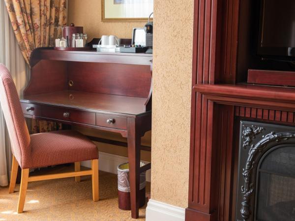 Old Mill Toronto Hotel : photo 5 de la chambre chambre lit queen-size basique