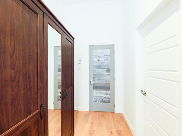 HoMa Homestay Hotel by Olympic Stadium Montreal Auberge-Hostel : photo 10 de la chambre chambre double Économique