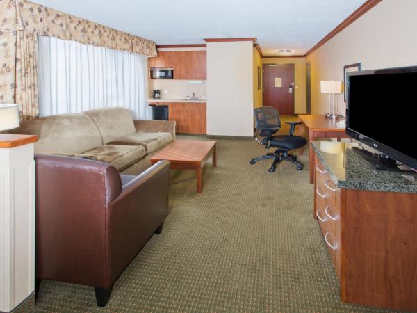 Holiday Inn Express Hotel & Suites Portland-Northwest Downtown, an IHG Hotel : photo 6 de la chambre suite 1 chambre - non-fumeurs