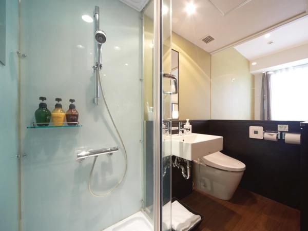 Vessel Inn Hakata Nakasu : photo 4 de la chambre chambre simple avec douche - fumeurs