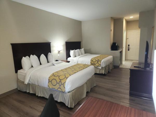 Baymont by Wyndham Houston Brookhollow : photo 3 de la chambre 2 queen bed, mobility accessible room, bathtub w/ grab bars, non-smoking