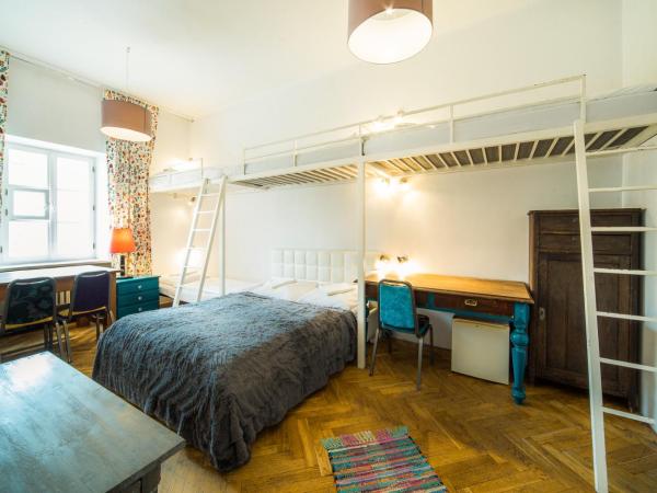 Old Town Kanonia Hostel & Apartments : photo 8 de la chambre chambre familiale