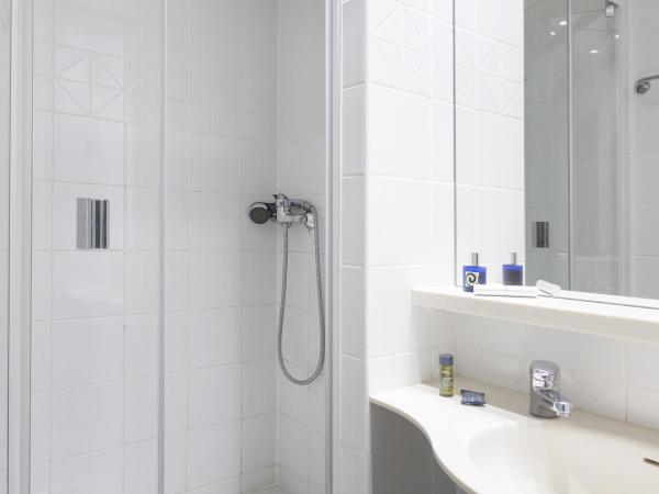 Hôtel Club mmv Les Arolles **** : photo 4 de la chambre chambre triple